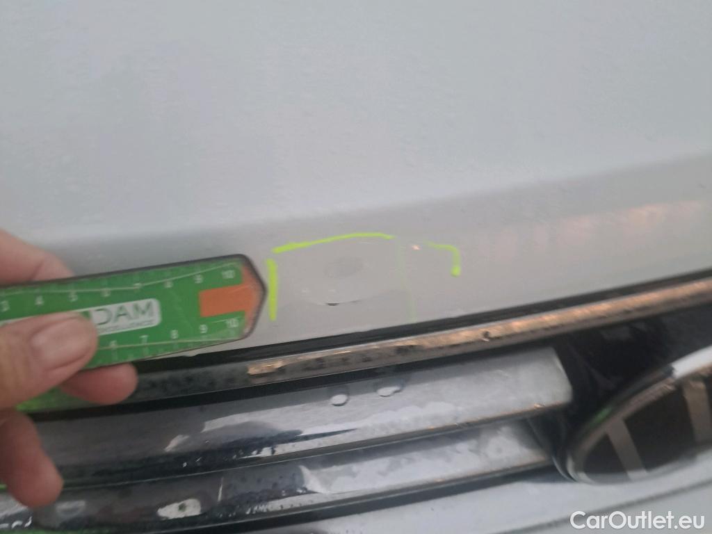  Volkswagen  Tiguan VOLKSWAGEN  / 2020 / 5P / todoterreno R-Line 2.0 TDI 110kW (150CV) DSG #2