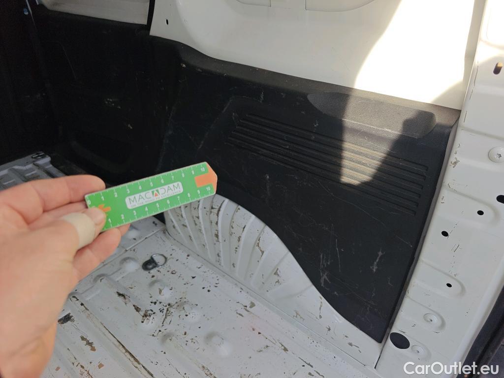  Opel  Combo OPEL  / 2018 / 3P / furgón derivado de turismo 1.6 TD S/S 74kW (100CV) Express L H1 650 #48