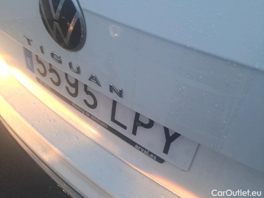  Volkswagen  Tiguan VOLKSWAGEN  / 2020 / 5P / todoterreno R-Line 2.0 TDI 110kW (150CV) DSG #15