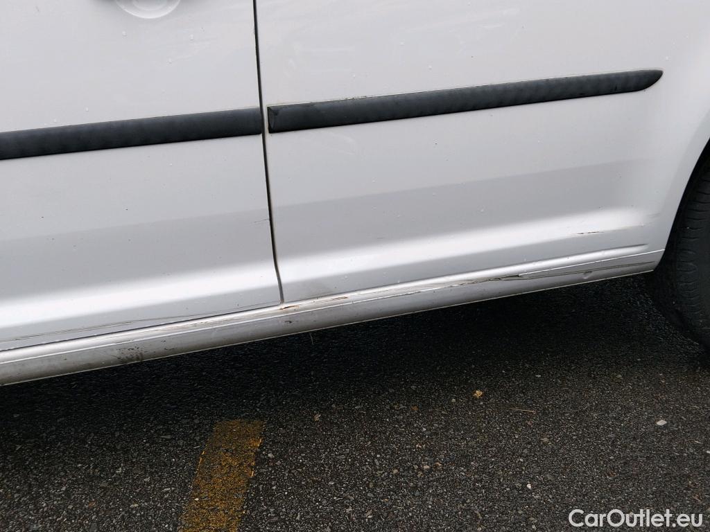  Volkswagen  Caddy VOLKSWAGEN  / 2015 / 4P / furgón derivado de turismo Profesional Furgón 2.0 TDI 75kW BMT (CX) #1