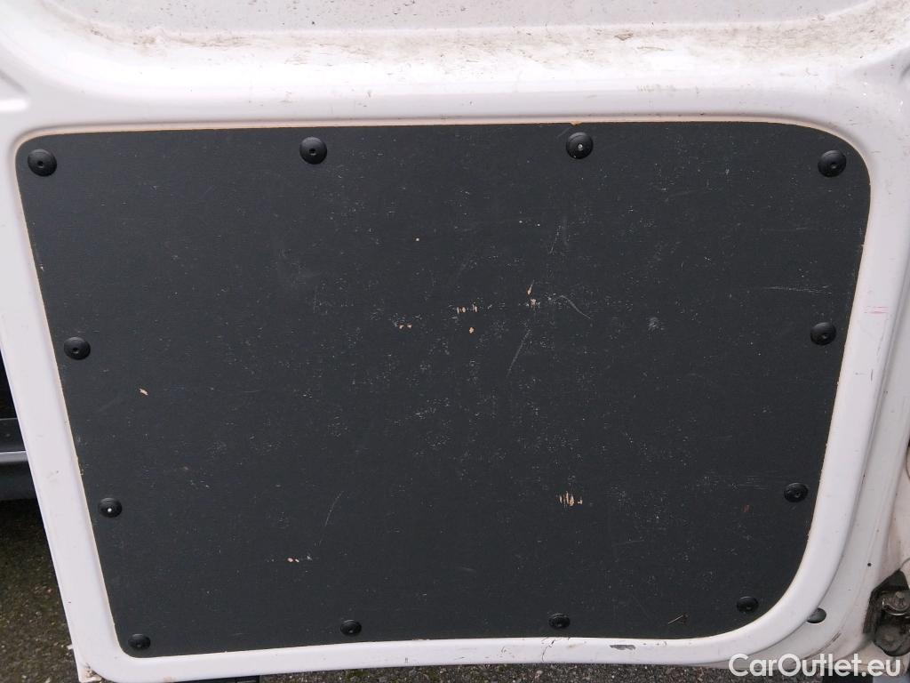  Volkswagen  Caddy VOLKSWAGEN  / 2015 / 4P / furgón derivado de turismo Profesional Furgón 2.0 TDI 75kW BMT (CX) #24