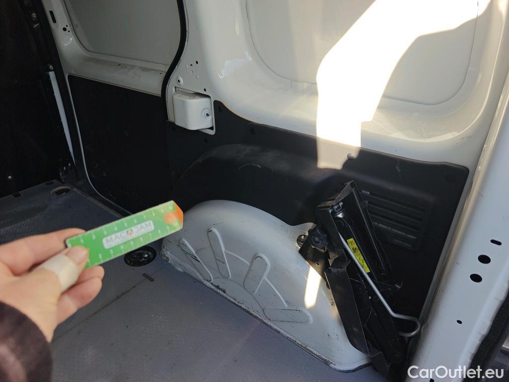  Renault  Kangoo RENAULT  Furgón/2013/3P/furgón derivado de turismo Profesional Blue dCi 70kW (95CV) #48