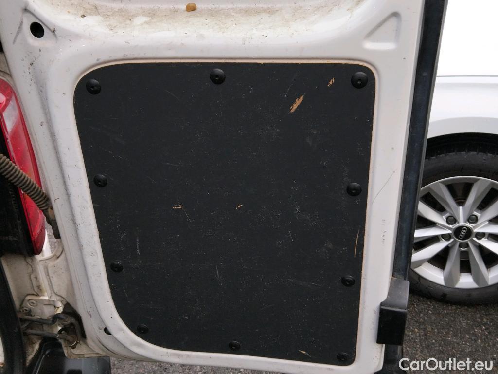  Volkswagen  Caddy VOLKSWAGEN  / 2015 / 4P / furgón derivado de turismo Profesional Furgón 2.0 TDI 75kW BMT (CX) #22