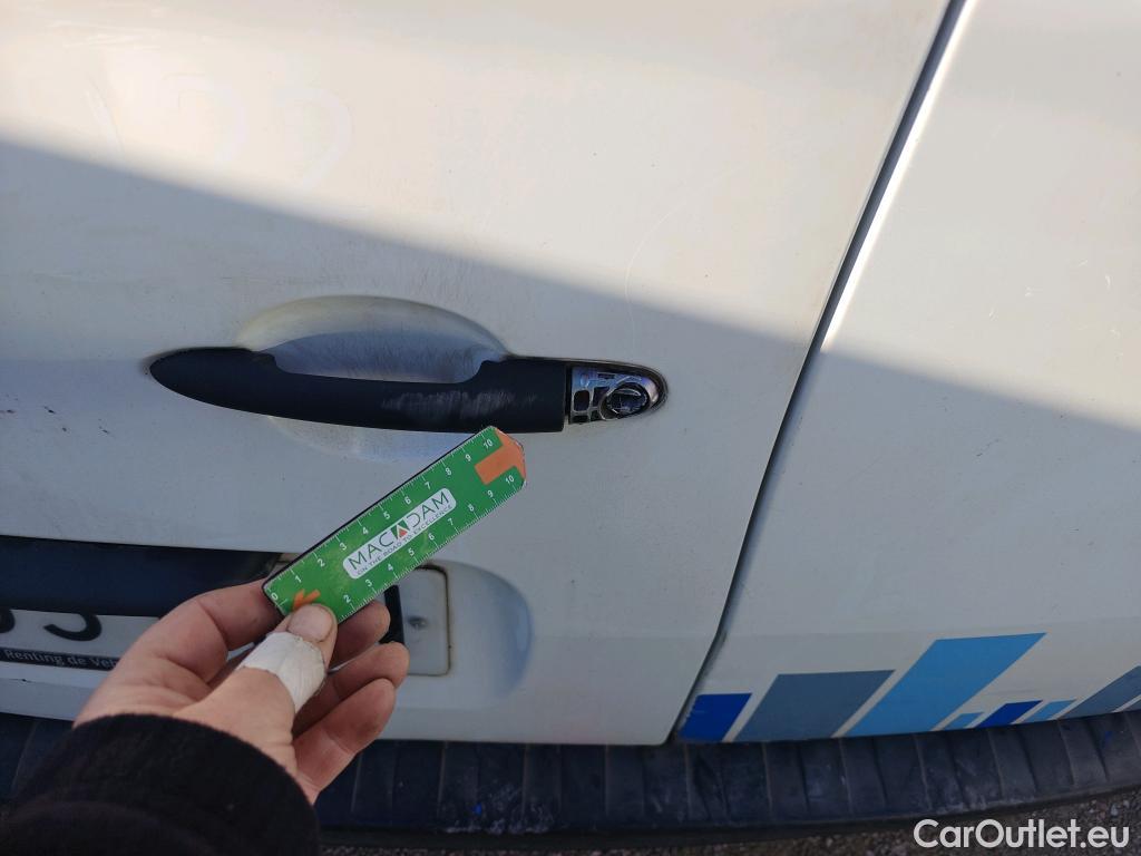  Renault  Kangoo RENAULT  Furgón/2013/3P/furgón derivado de turismo Profesional Blue dCi 70kW (95CV) #40