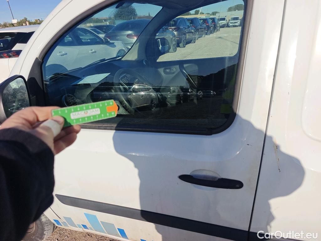  Renault  Kangoo RENAULT  Furgón/2013/3P/furgón derivado de turismo Profesional Blue dCi 70kW (95CV) #25