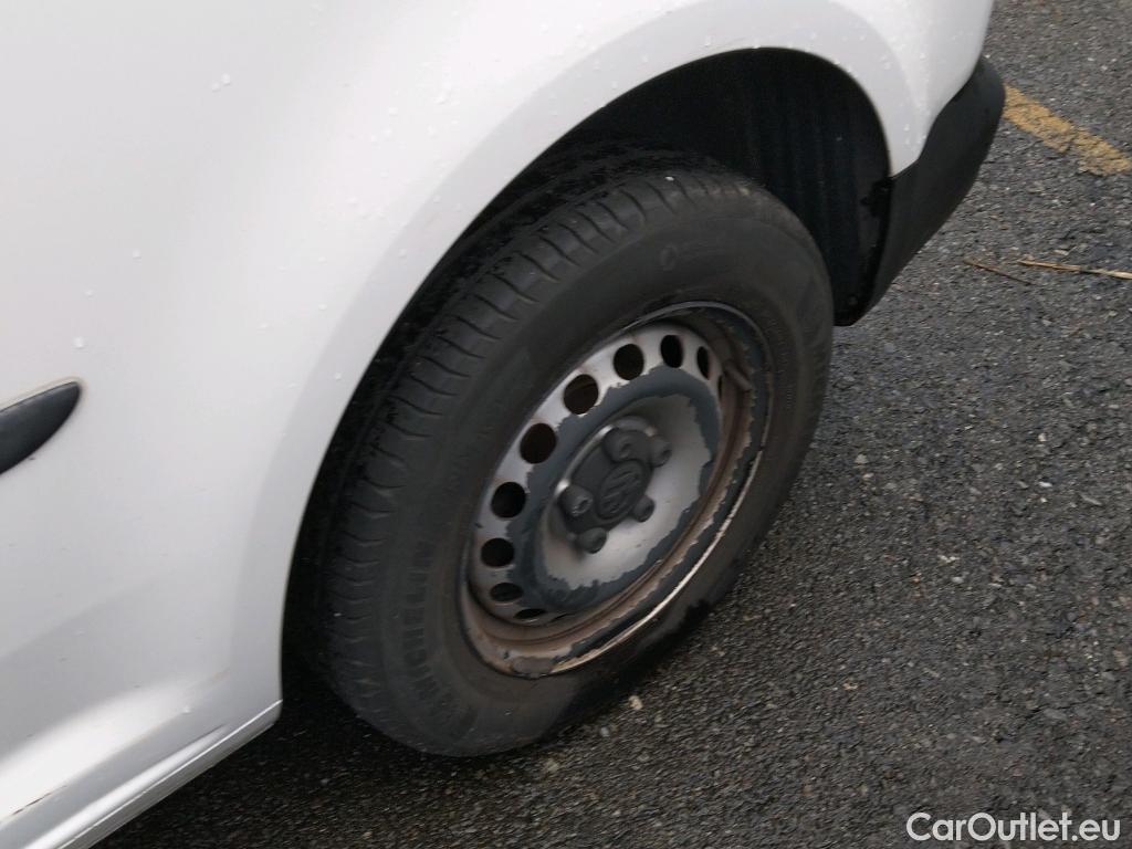  Volkswagen  Caddy VOLKSWAGEN  / 2015 / 4P / furgón derivado de turismo Profesional Furgón 2.0 TDI 75kW BMT (CX) #37