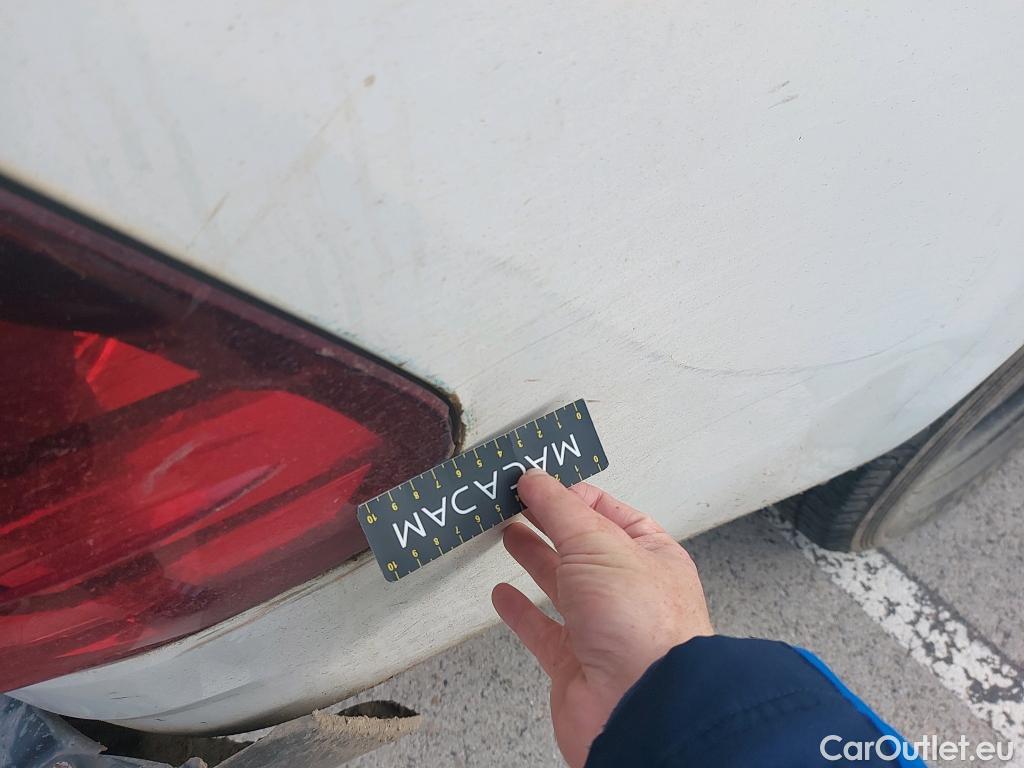  Toyota  Hilux TOYOTA  VU 4p 7G pickup 2.4 D-4D Cabina Doble GX 4x4 #2