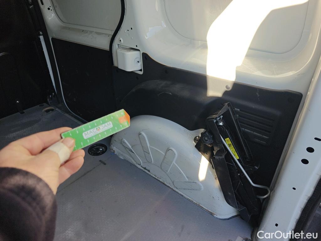  Renault  Kangoo RENAULT  Furgón/2013/3P/furgón derivado de turismo Profesional Blue dCi 70kW (95CV) #49