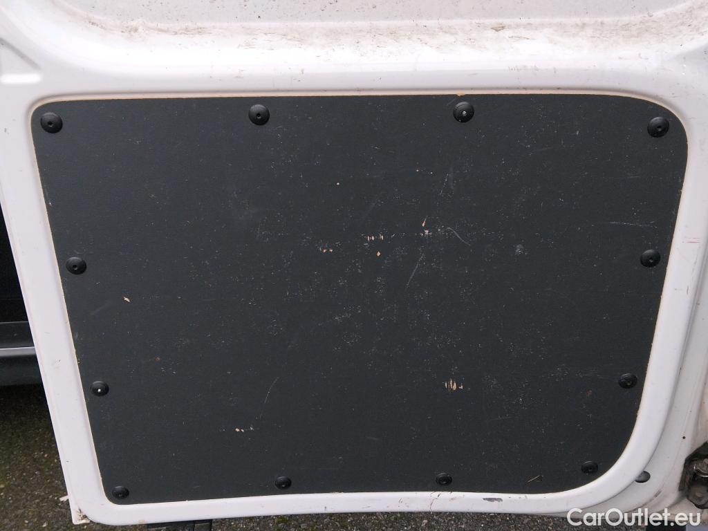  Volkswagen  Caddy VOLKSWAGEN  / 2015 / 4P / furgón derivado de turismo Profesional Furgón 2.0 TDI 75kW BMT (CX) #23