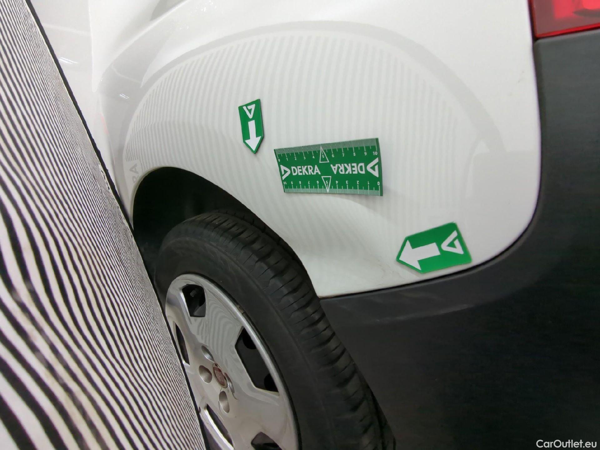  Fiat  Fiorino FIAT  / 2016 / 4P / Fourgonnette 1.3 Multijet 80 Pack Professional Nav #33