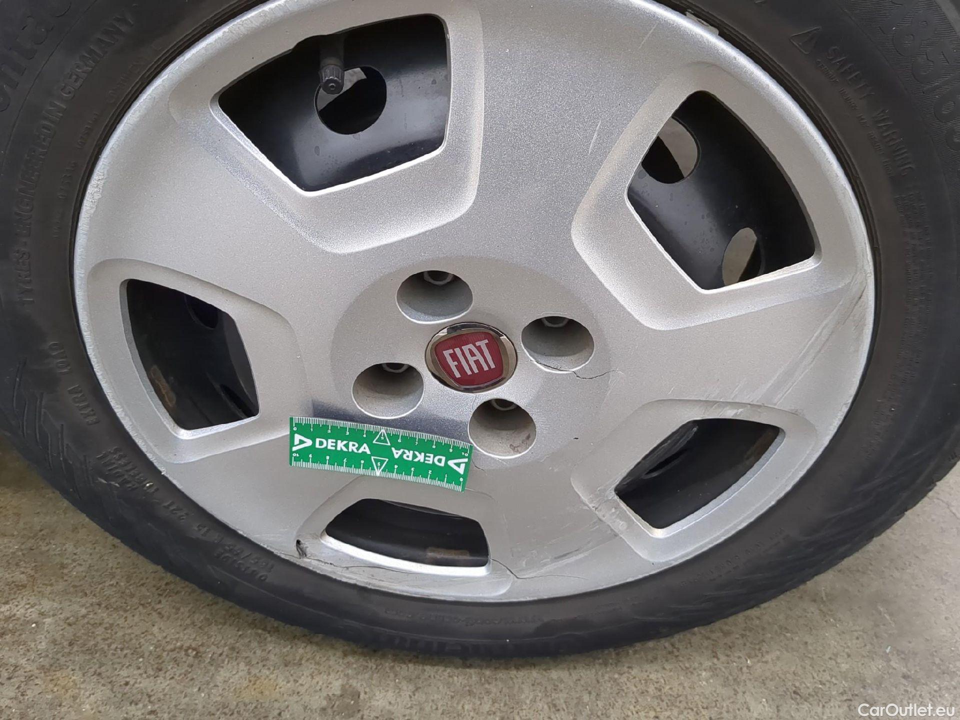  Fiat  Fiorino FIAT  / 2016 / 4P / Fourgonnette 1.3 Multijet 80 Pack Professional Nav #13