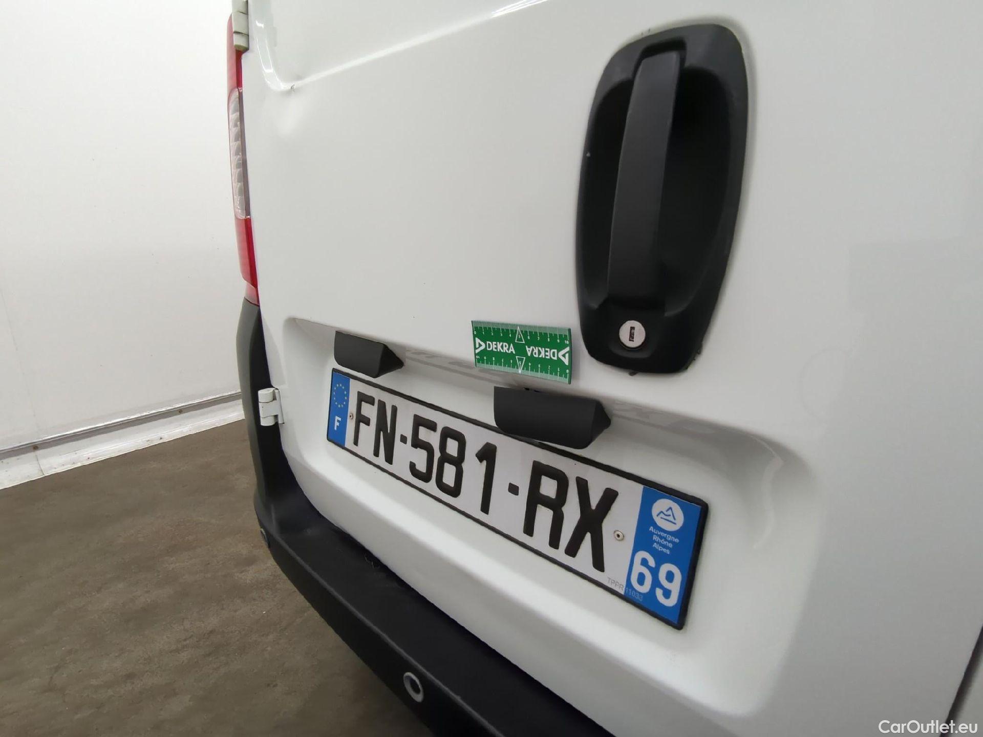  Fiat  Fiorino FIAT  / 2016 / 4P / Fourgonnette 1.3 Multijet 80 Pack Professional Nav #38