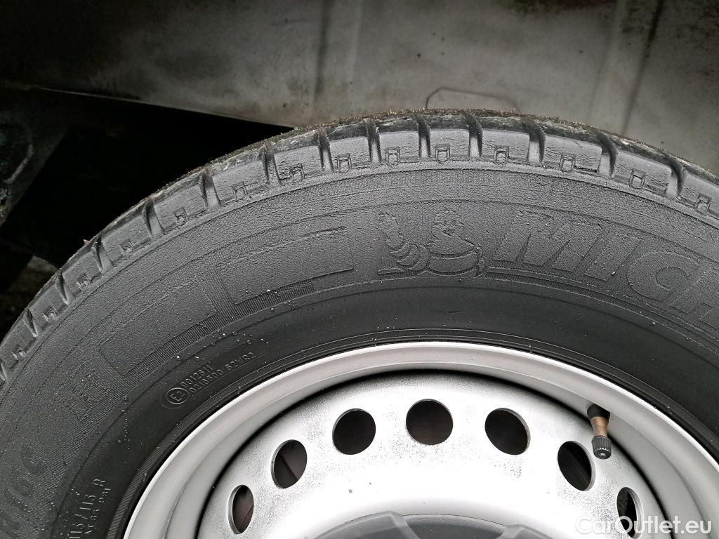  Iveco  Daily IVECO  VU 4p Fourgon 35S14GA8 V/P11 H2 3520 #17