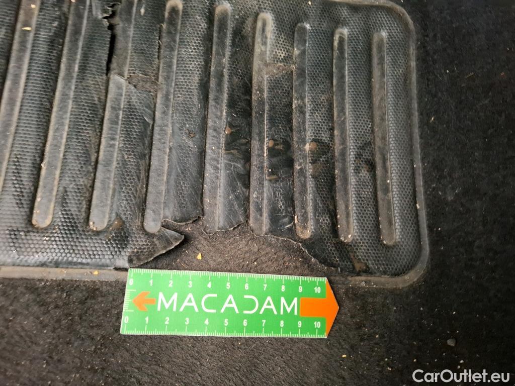  Citroen  C3  Société Feel Nav 1.2 PureTech 80CV BVM5 E6 #26