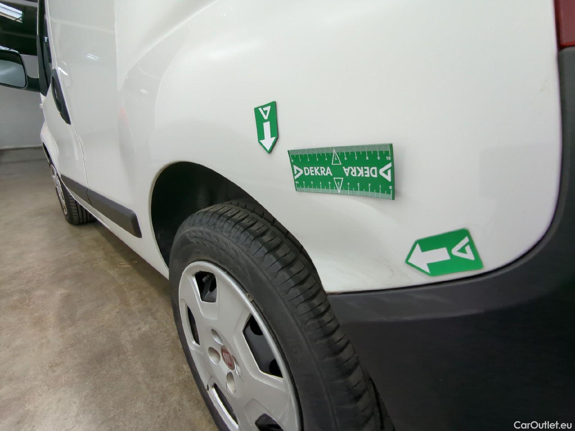  Fiat  Fiorino FIAT  / 2016 / 4P / Fourgonnette 1.3 Multijet 80 Pack Professional Nav #34