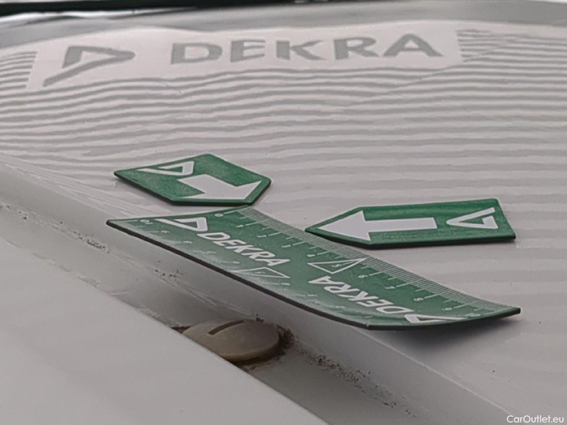  Fiat  Fiorino FIAT  / 2016 / 4P / Fourgonnette 1.3 Multijet 80 Pack Professional Nav #24