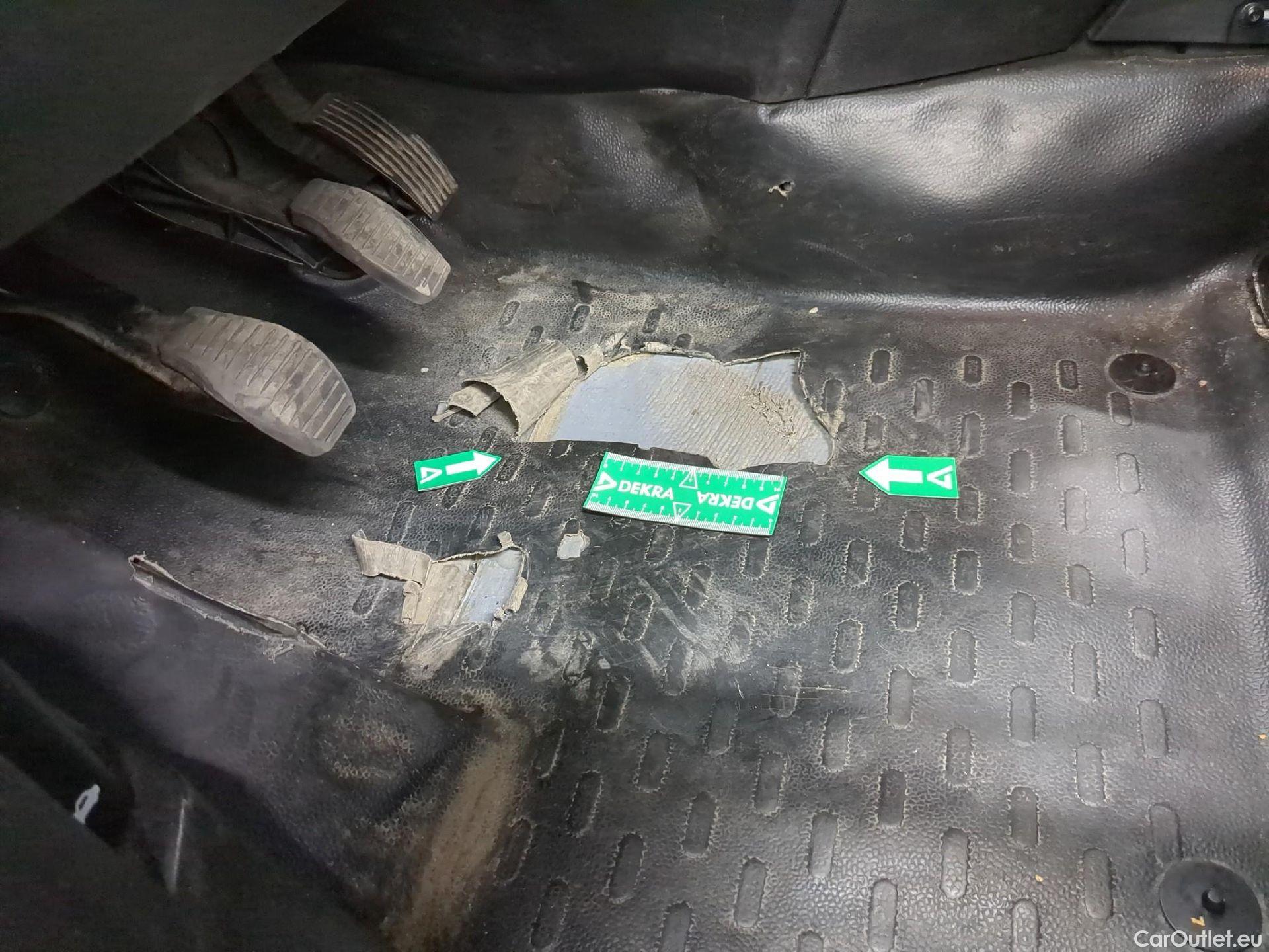  Fiat  Fiorino FIAT  / 2016 / 4P / Fourgonnette 1.3 Multijet 80 Pack Professional Nav #9