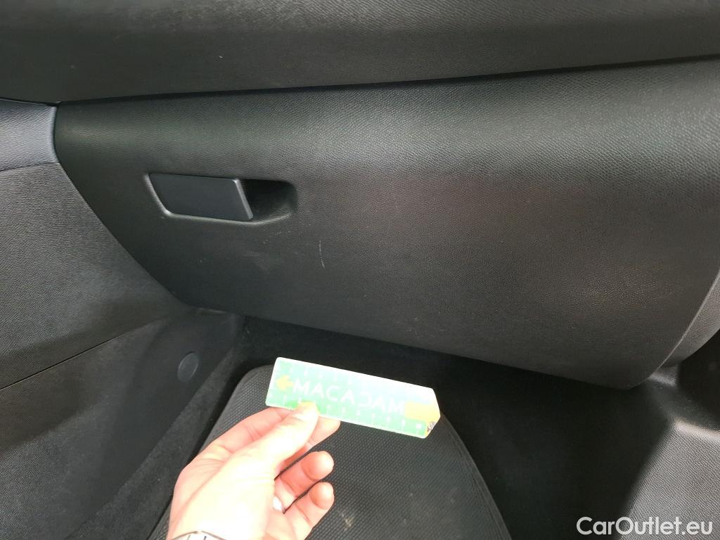  Peugeot  308 PEUGEOT  Affaire / 2017 / 5P / Berline BlueHDi 100 S&S PREMIUM PACK #8