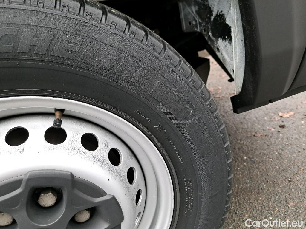  Iveco  Daily IVECO  VU 4p Fourgon 35S14GA8 V/P11 H2 3520 #18