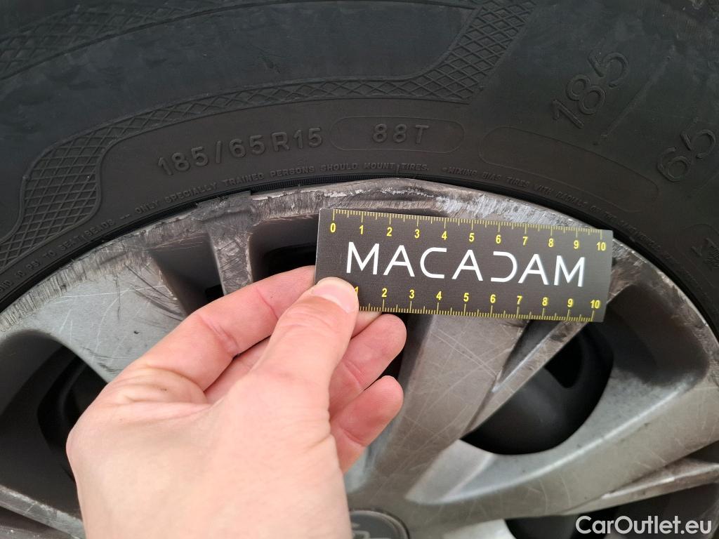  Peugeot  208  Affaire Premium Pack 1.6 HDi 75CV BVM5 E6 #32