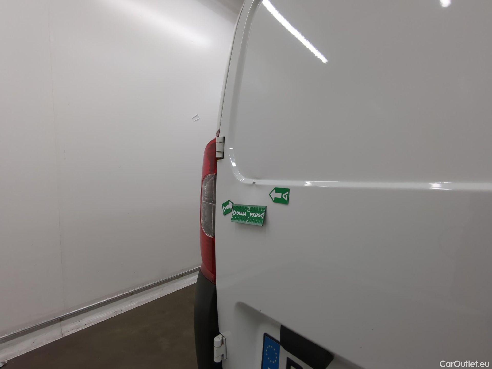  Fiat  Fiorino FIAT  / 2016 / 4P / Fourgonnette 1.3 Multijet 80 Pack Professional Nav #36