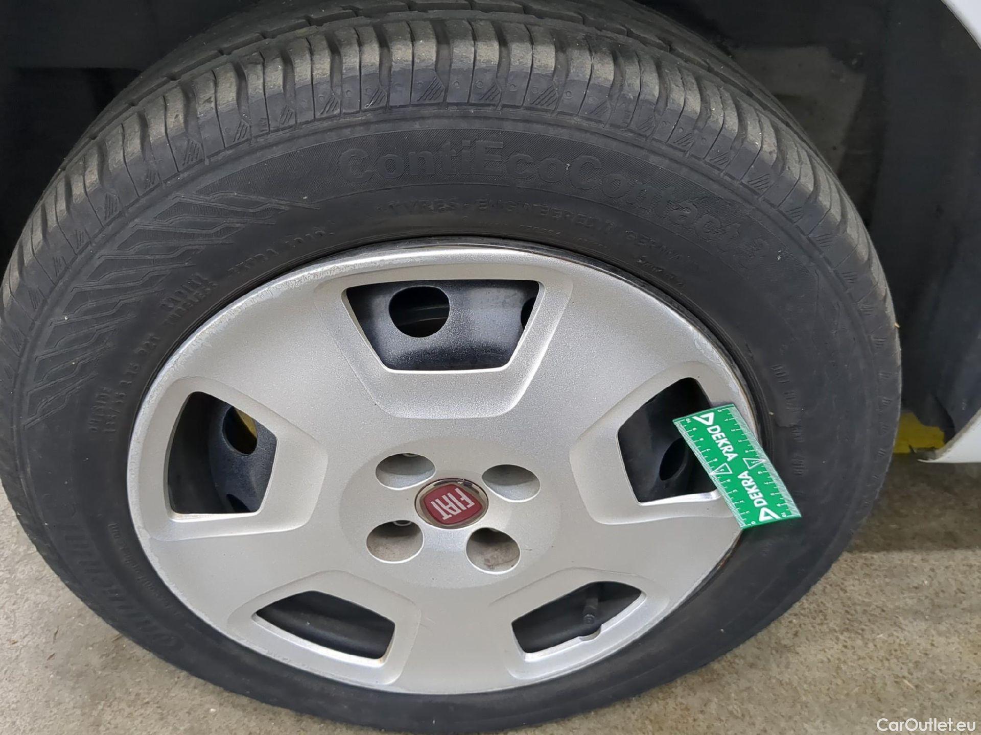  Fiat  Fiorino FIAT  / 2016 / 4P / Fourgonnette 1.3 Multijet 80 Pack Professional Nav #1