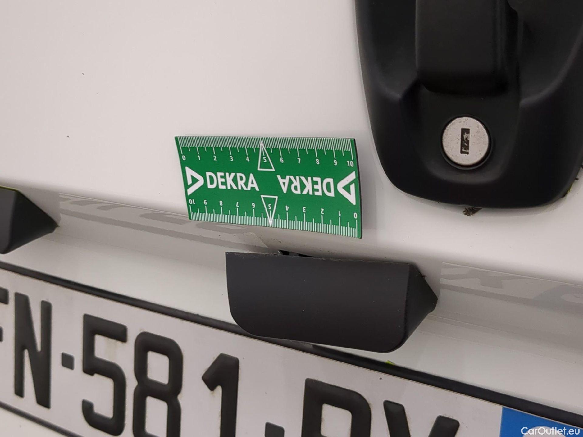  Fiat  Fiorino FIAT  / 2016 / 4P / Fourgonnette 1.3 Multijet 80 Pack Professional Nav #39