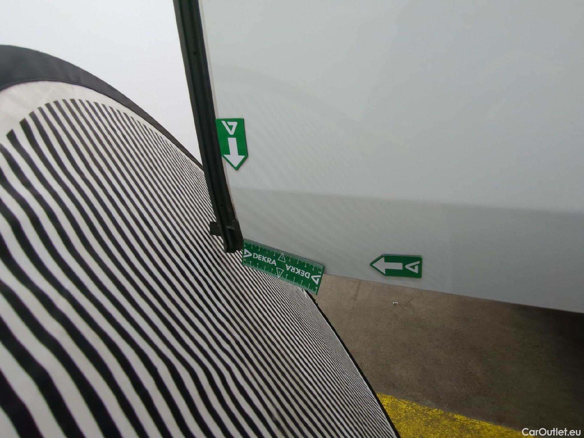  Fiat  Fiorino FIAT  / 2016 / 4P / Fourgonnette 1.3 Multijet 80 Pack Professional Nav #40