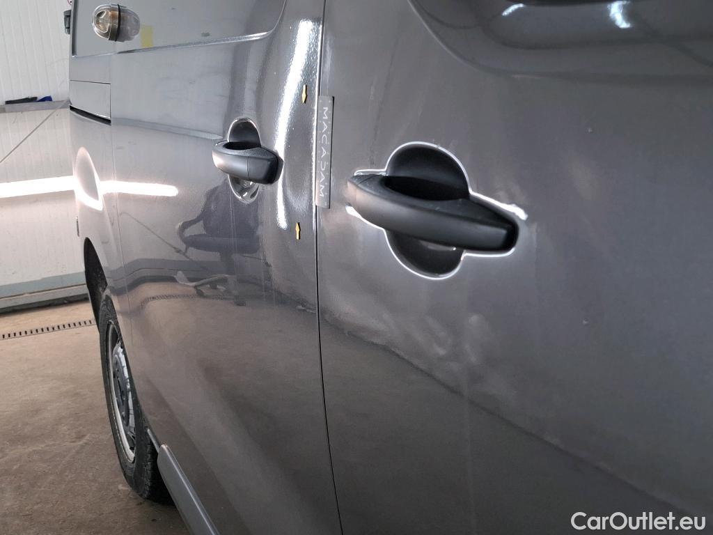  Opel  Vivaro OPEL  / 2019 / 4P / Fourgon tôlé 2.0 Diesel 120 ch Ptac aug L2 Pack clim #4