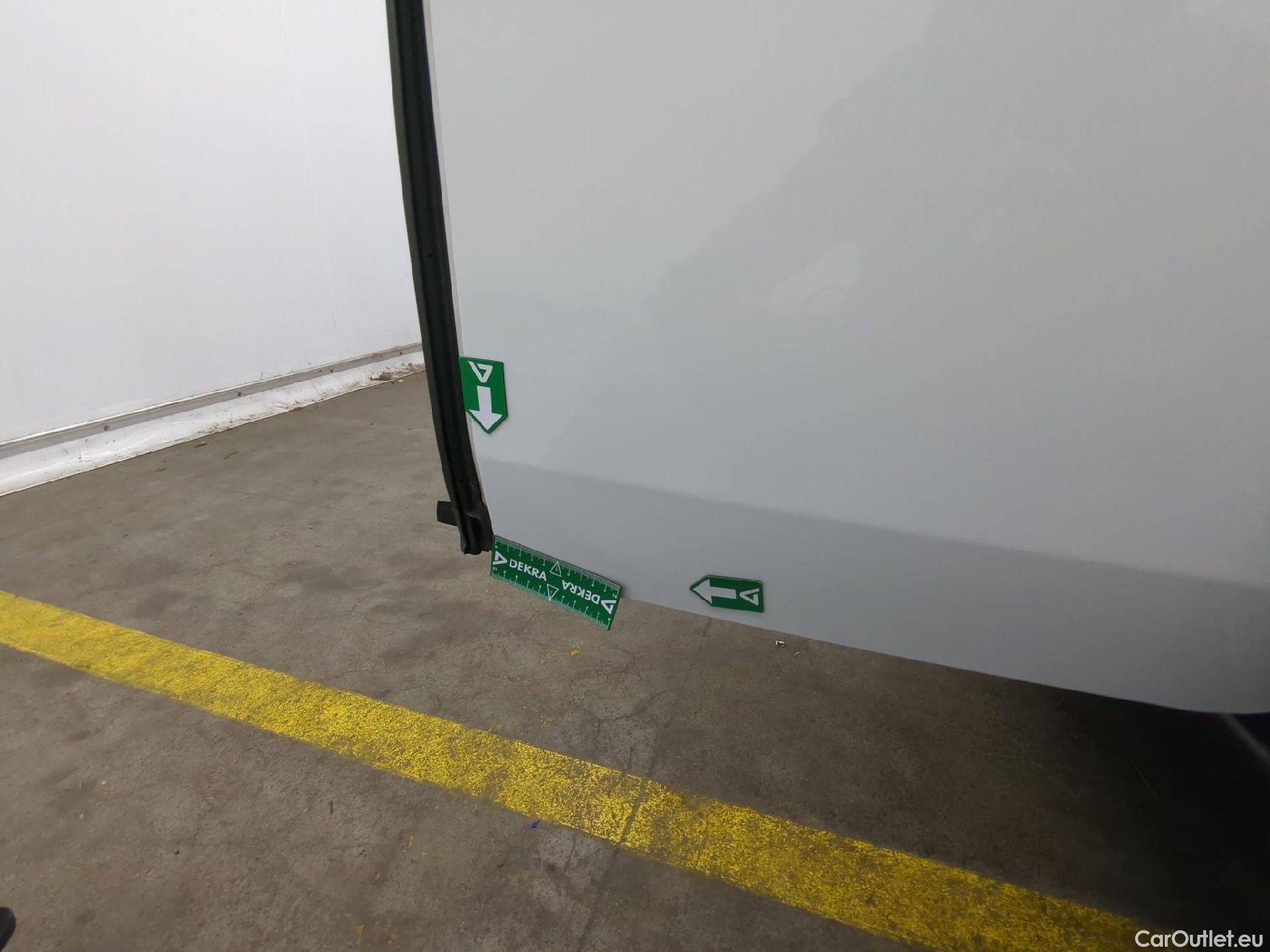  Fiat  Fiorino FIAT  / 2016 / 4P / Fourgonnette 1.3 Multijet 80 Pack Professional Nav #42