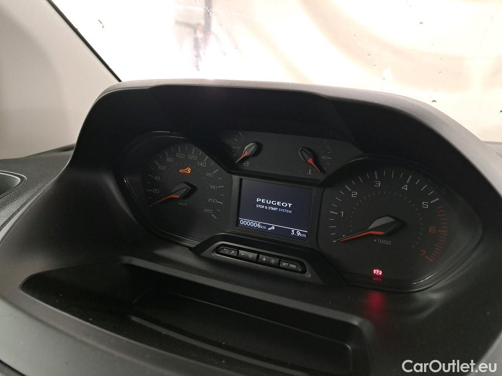  Peugeot  Partner PEUGEOT  / 2018 / 4P / Fourgonnette PURETECH 130 S&S STANDARD 1000KG PREMIUM #1