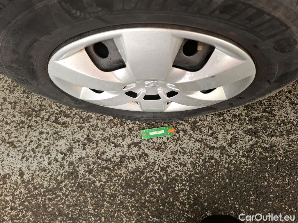  Renault  Kangoo  Express Maxi Confort - Cab. Appr. 1.5 dCi 90CV BVM5 E6 #52