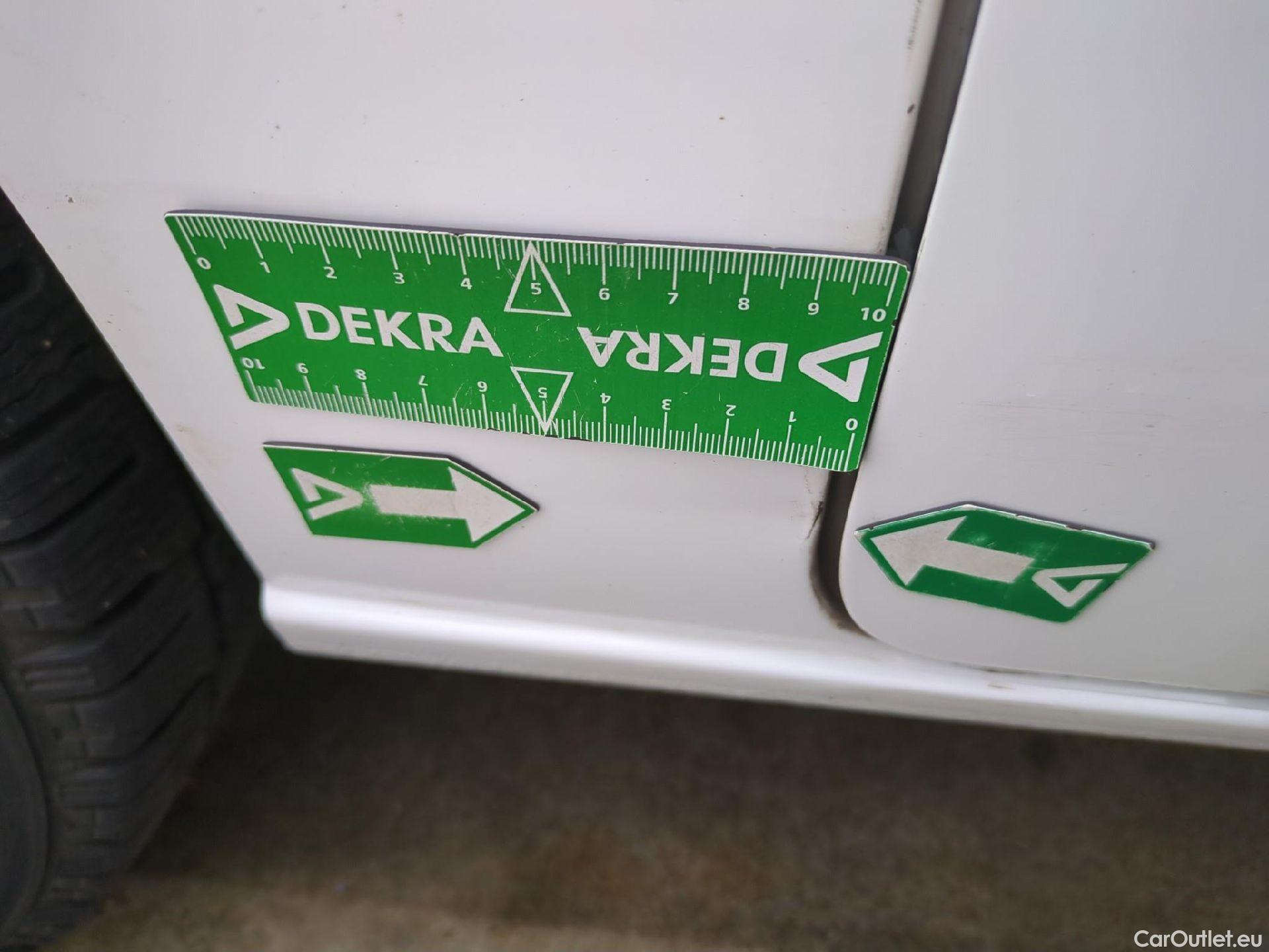  Peugeot  Expert PEUGEOT  VU 4p Fourgon 2.0 BlueHDi 120 S&S Standard Premium P. #51