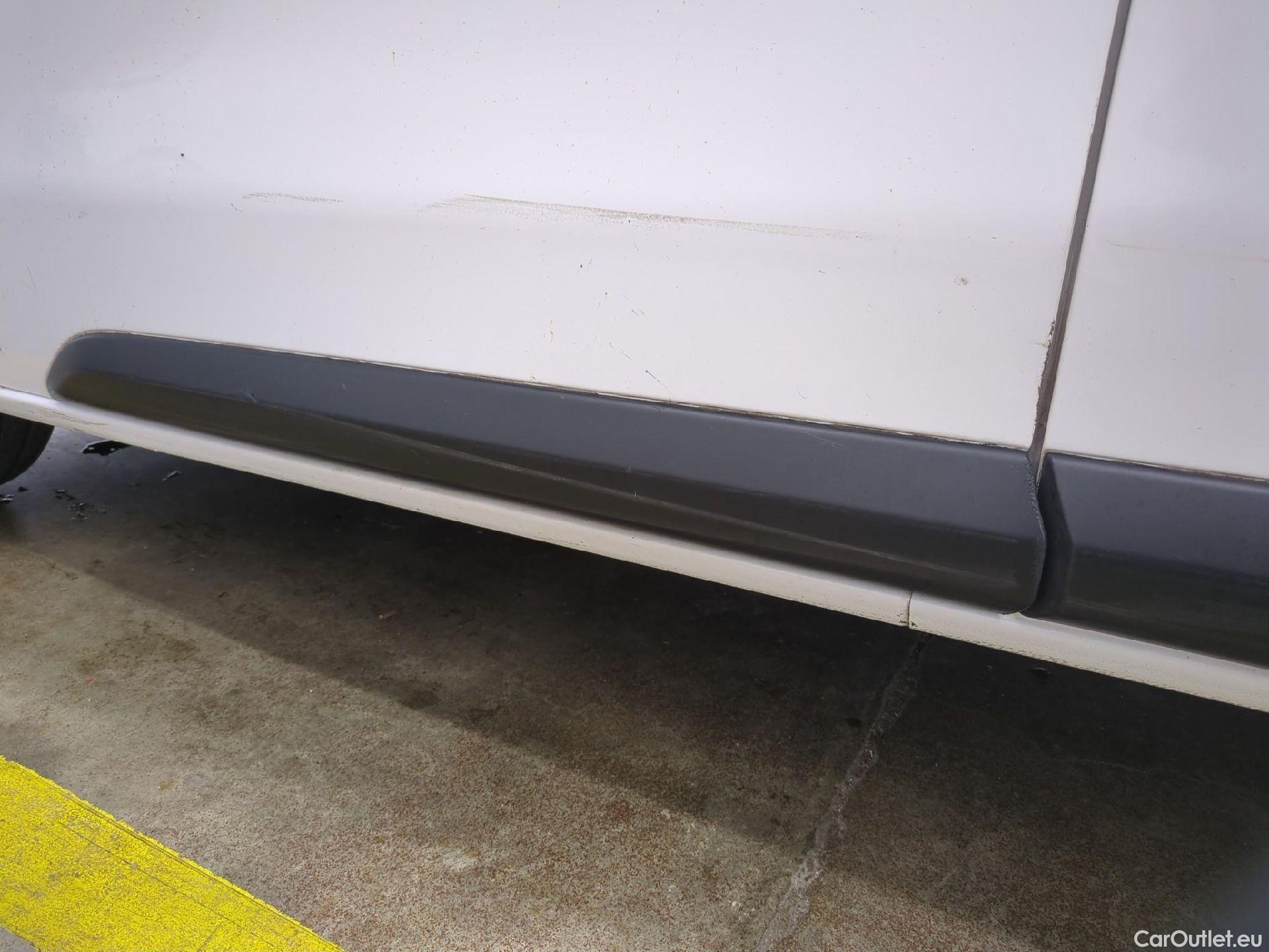  Peugeot  Expert PEUGEOT  VU 4p Fourgon 2.0 BlueHDi 120 S&S Standard Premium P. #18