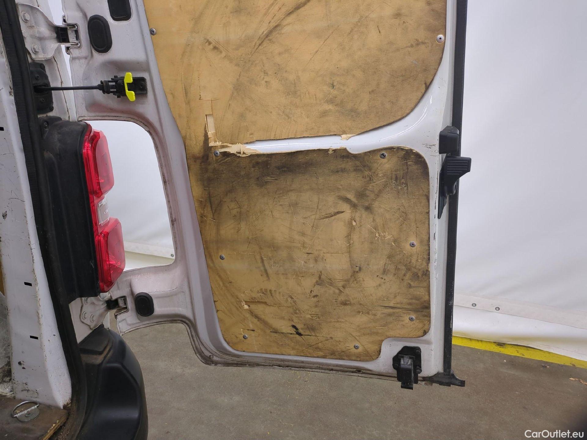  Peugeot  Expert PEUGEOT  VU 4p Fourgon 2.0 BlueHDi 120 S&S Standard Premium P. #32