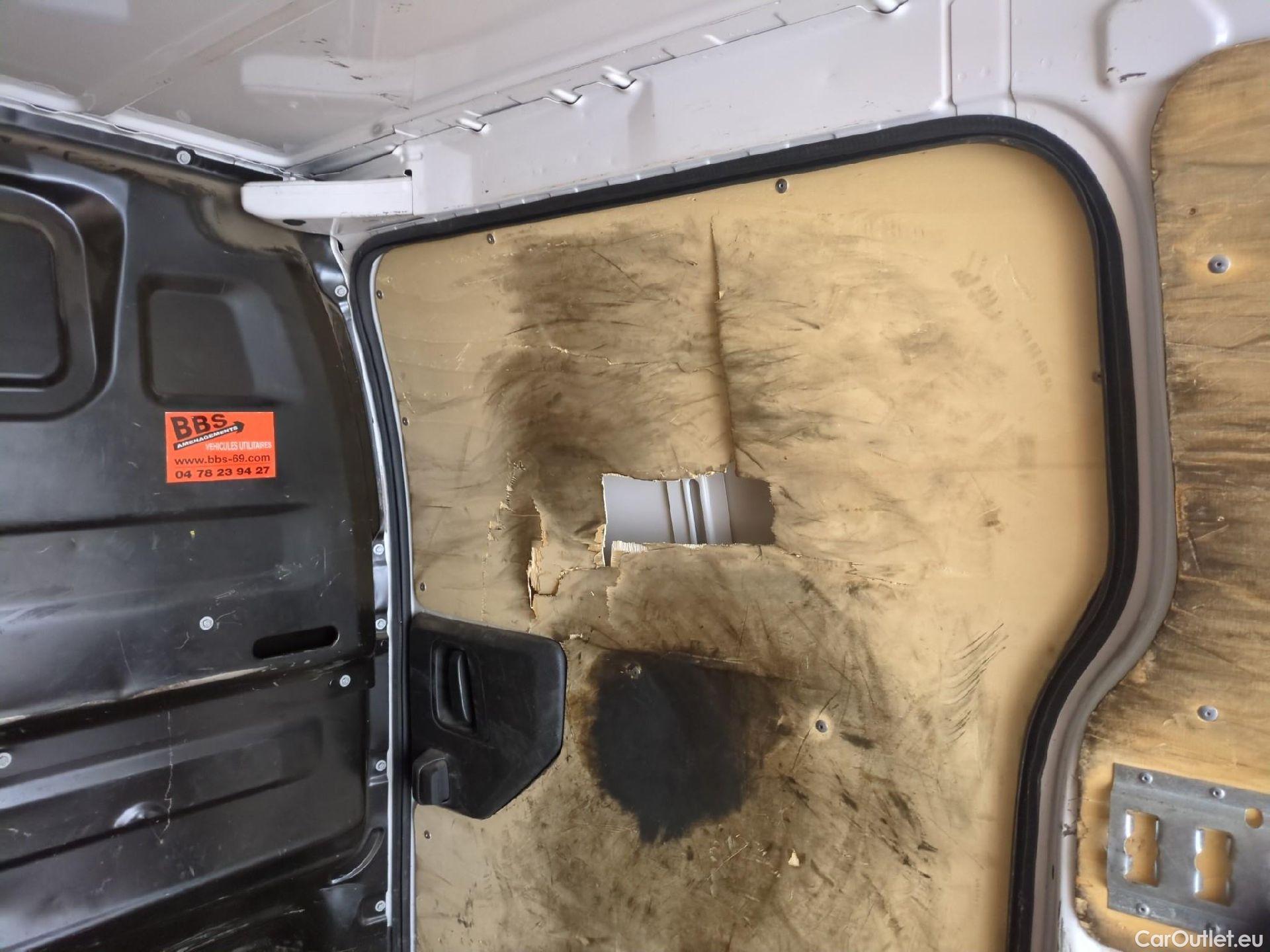  Peugeot  Expert PEUGEOT  VU 4p Fourgon 2.0 BlueHDi 120 S&S Standard Premium P. #3