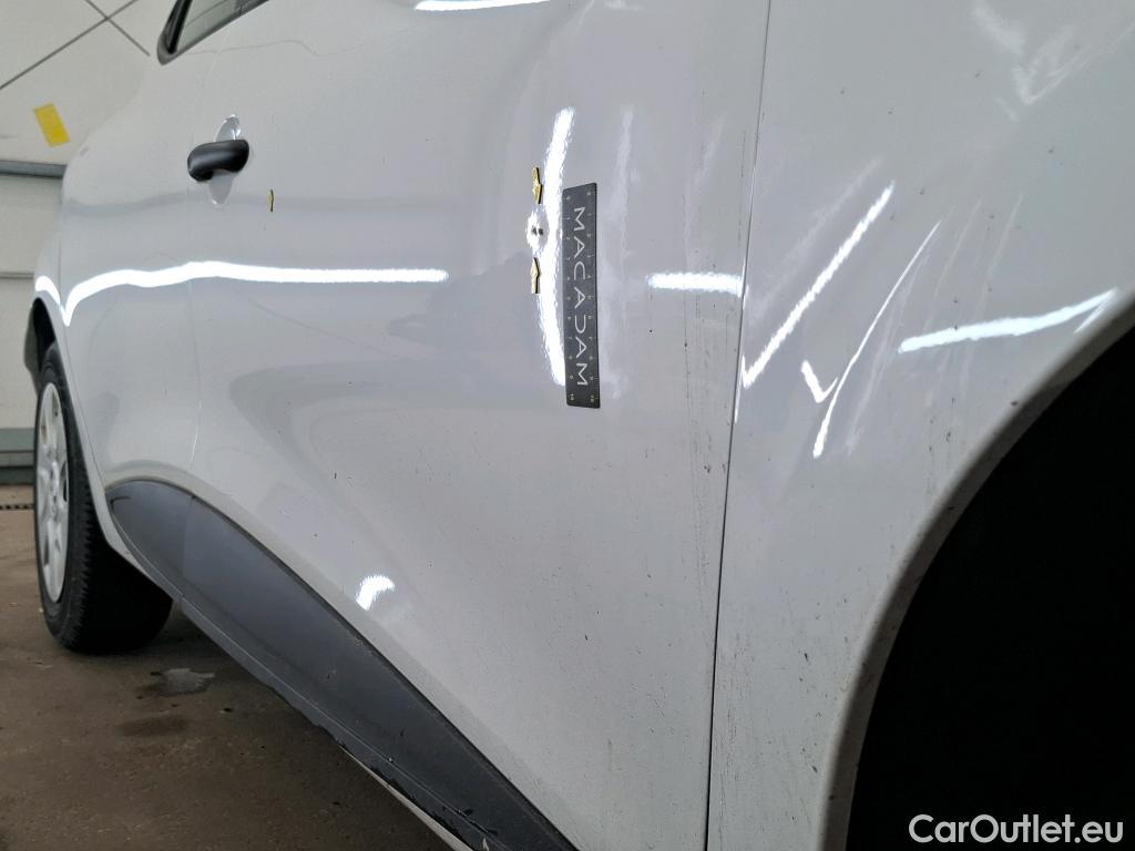  Renault  Clio  IV Air 1.5 dCi 90CV BVM5 E6 #12