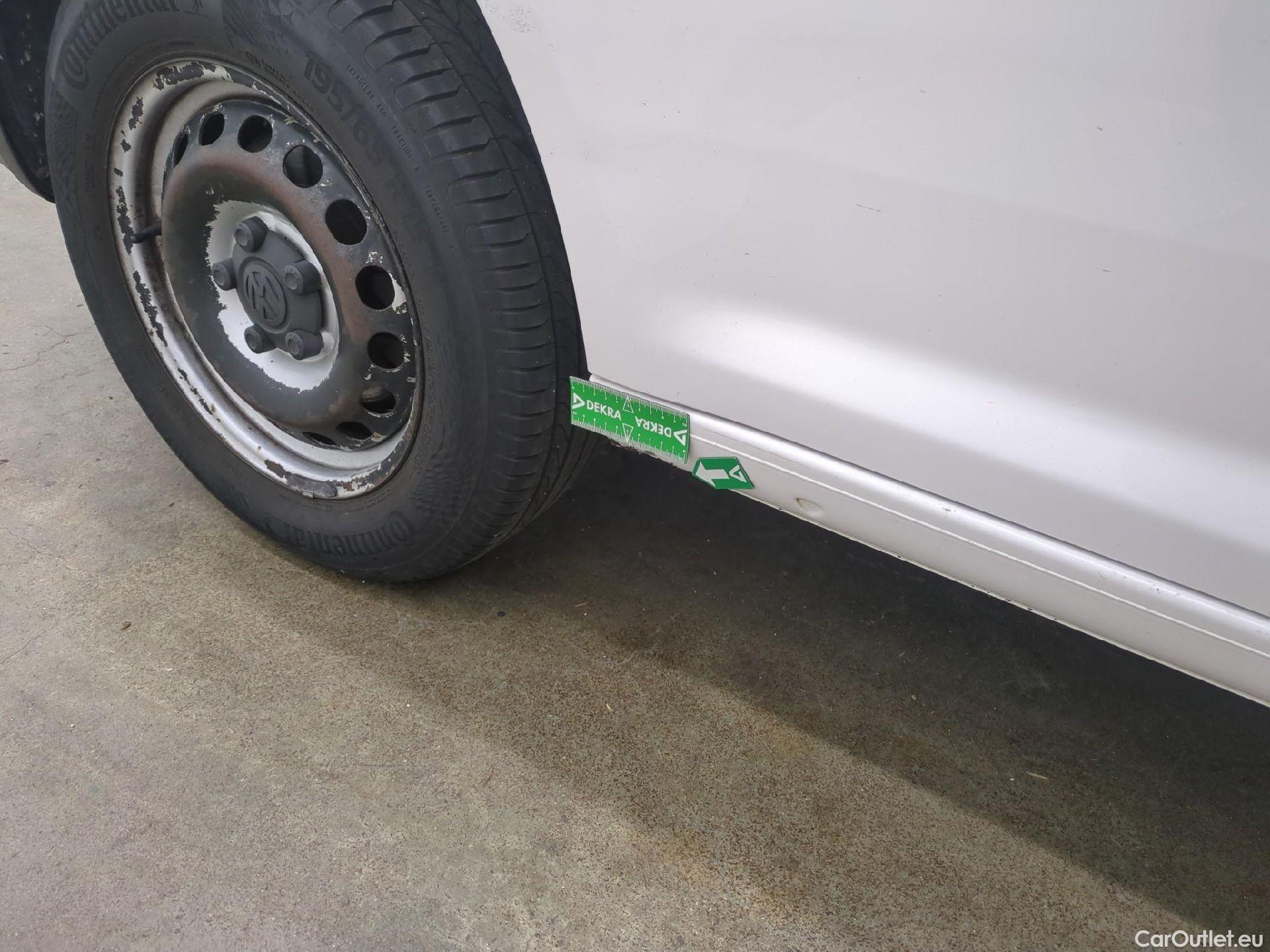  Volkswagen  Caddy VOLKSWAGEN  Van VU 4p Fourgonnette 2.0 TDI 102 Business Line #48