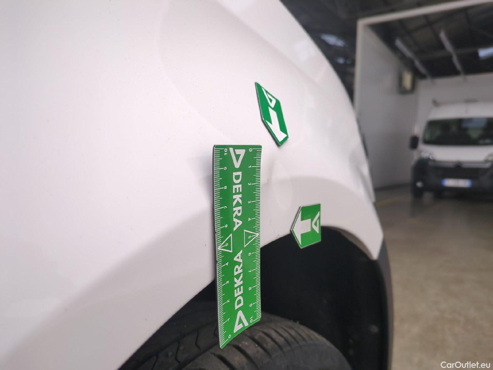  Volkswagen  Caddy VOLKSWAGEN  Van VU 4p Fourgonnette 2.0 TDI 102 Business Line #57