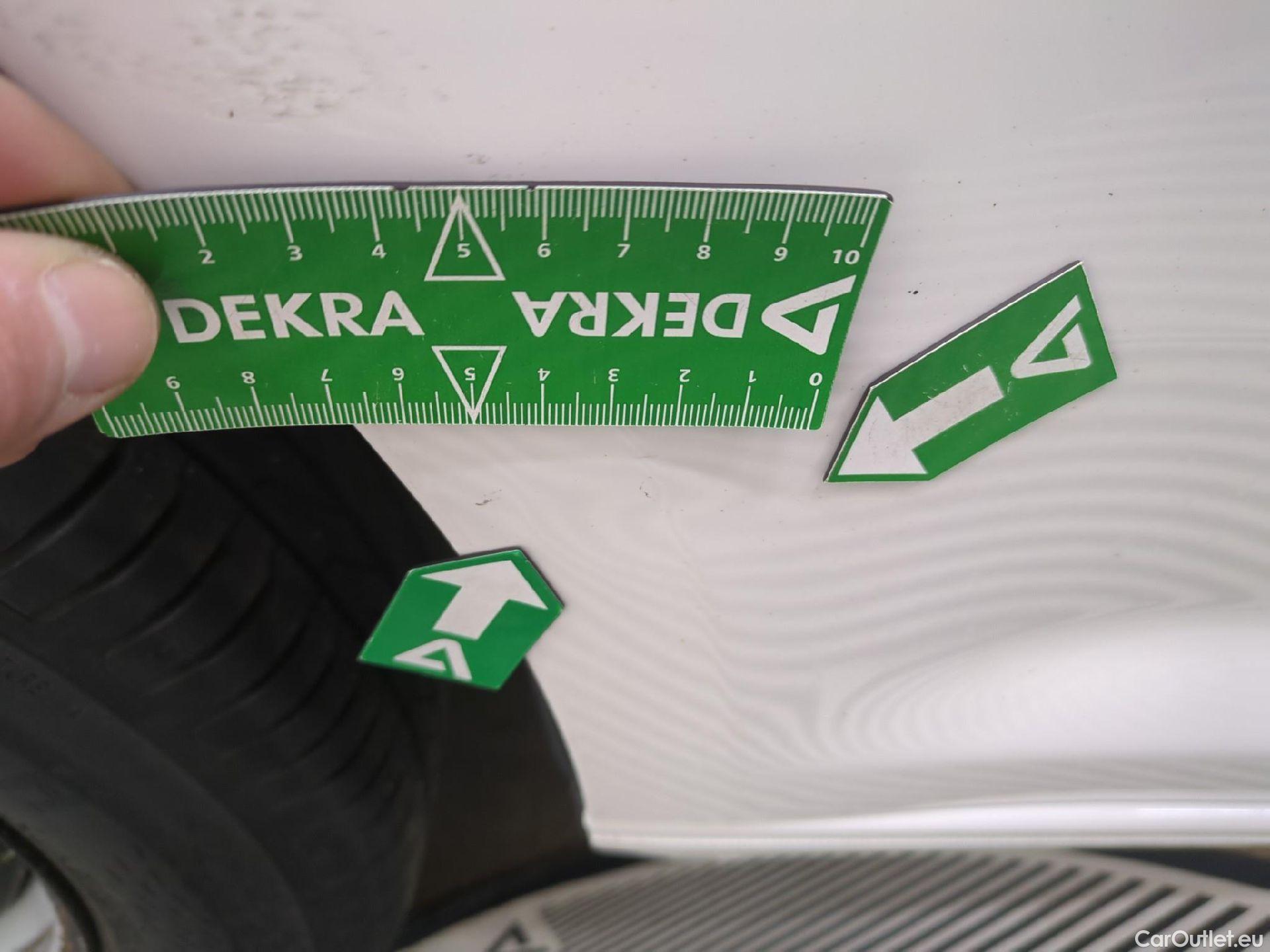  Volkswagen  Caddy VOLKSWAGEN  Van VU 4p Fourgonnette 2.0 TDI 102 Business Line #47