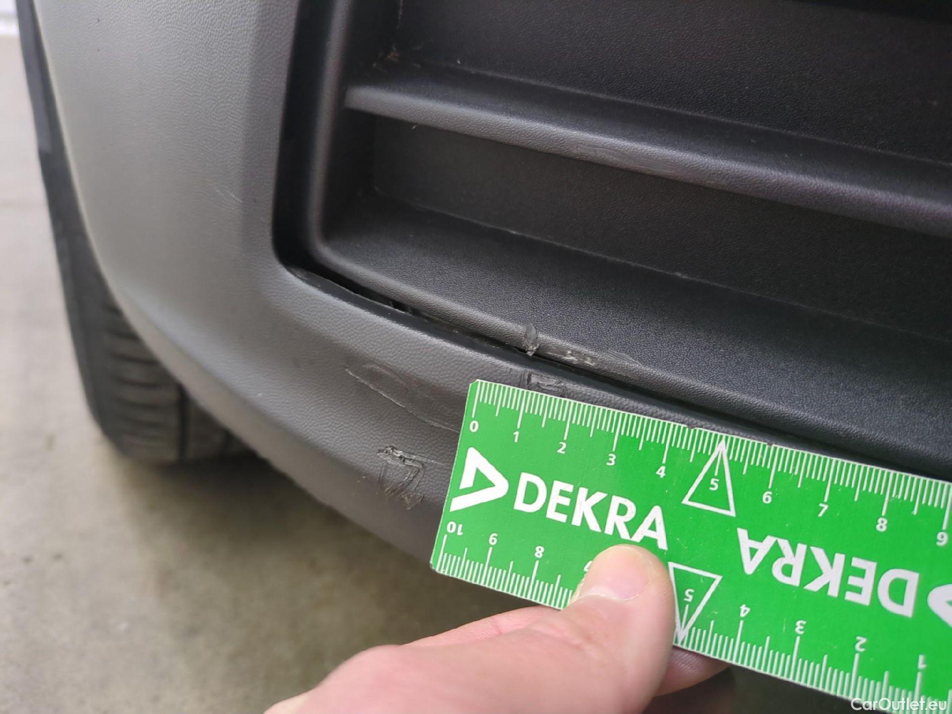  Volkswagen  Caddy VOLKSWAGEN  Van VU 4p Fourgonnette 2.0 TDI 102 Business Line #26