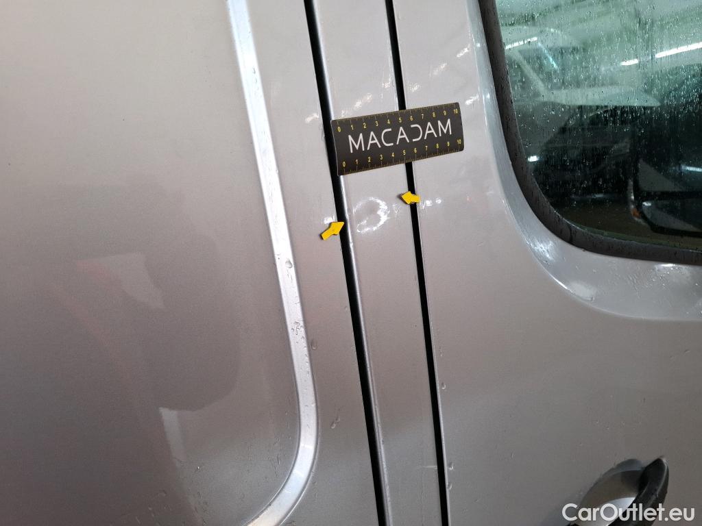  Renault  Master Renault V.I.  VU 4p Fourgon 2.3 125.35 FG L4H2 GC P-MJ #14