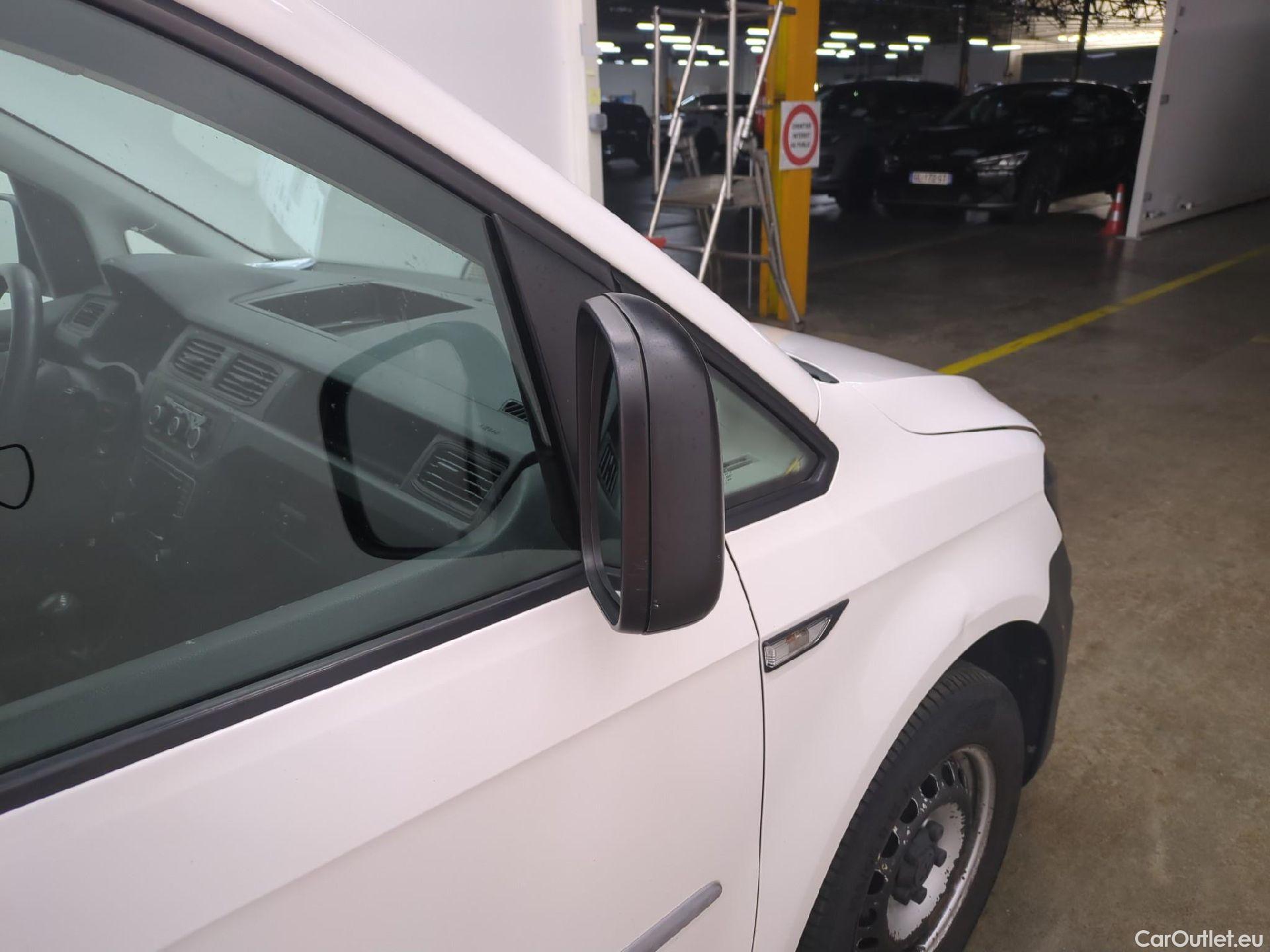  Volkswagen  Caddy VOLKSWAGEN  Van VU 4p Fourgonnette 2.0 TDI 102 Business Line #52