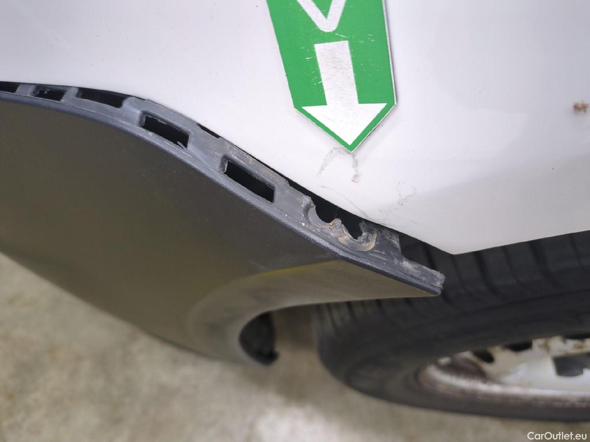  Volkswagen  Caddy VOLKSWAGEN  Van VU 4p Fourgonnette 2.0 TDI 102 Business Line #23