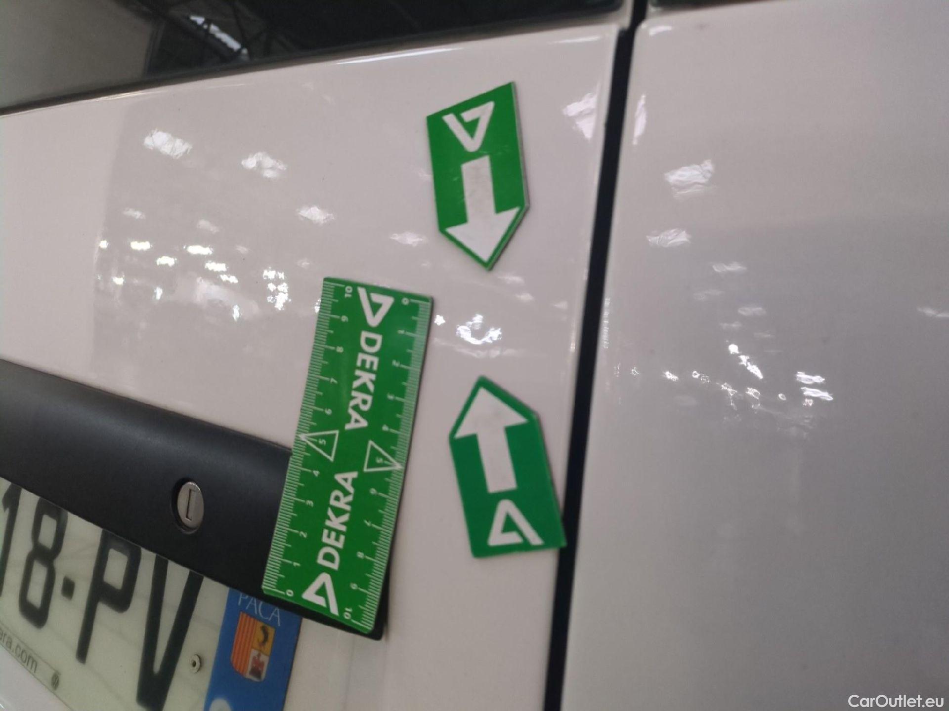  Volkswagen  Caddy VOLKSWAGEN  Van VU 4p Fourgonnette 2.0 TDI 102 Business Line #63