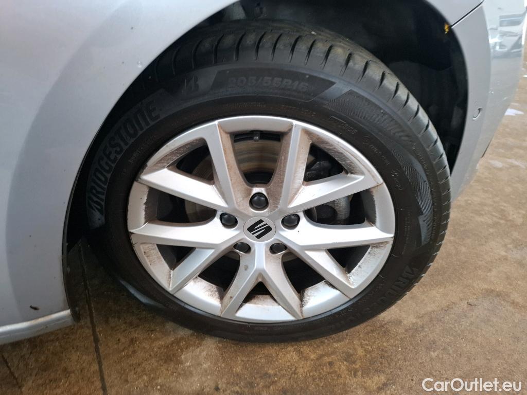  Seat  Leon SEAT  Sportstourer / 2020 / 5P / Break 1.0 eTSI 110 DSG S&S Style Business #35