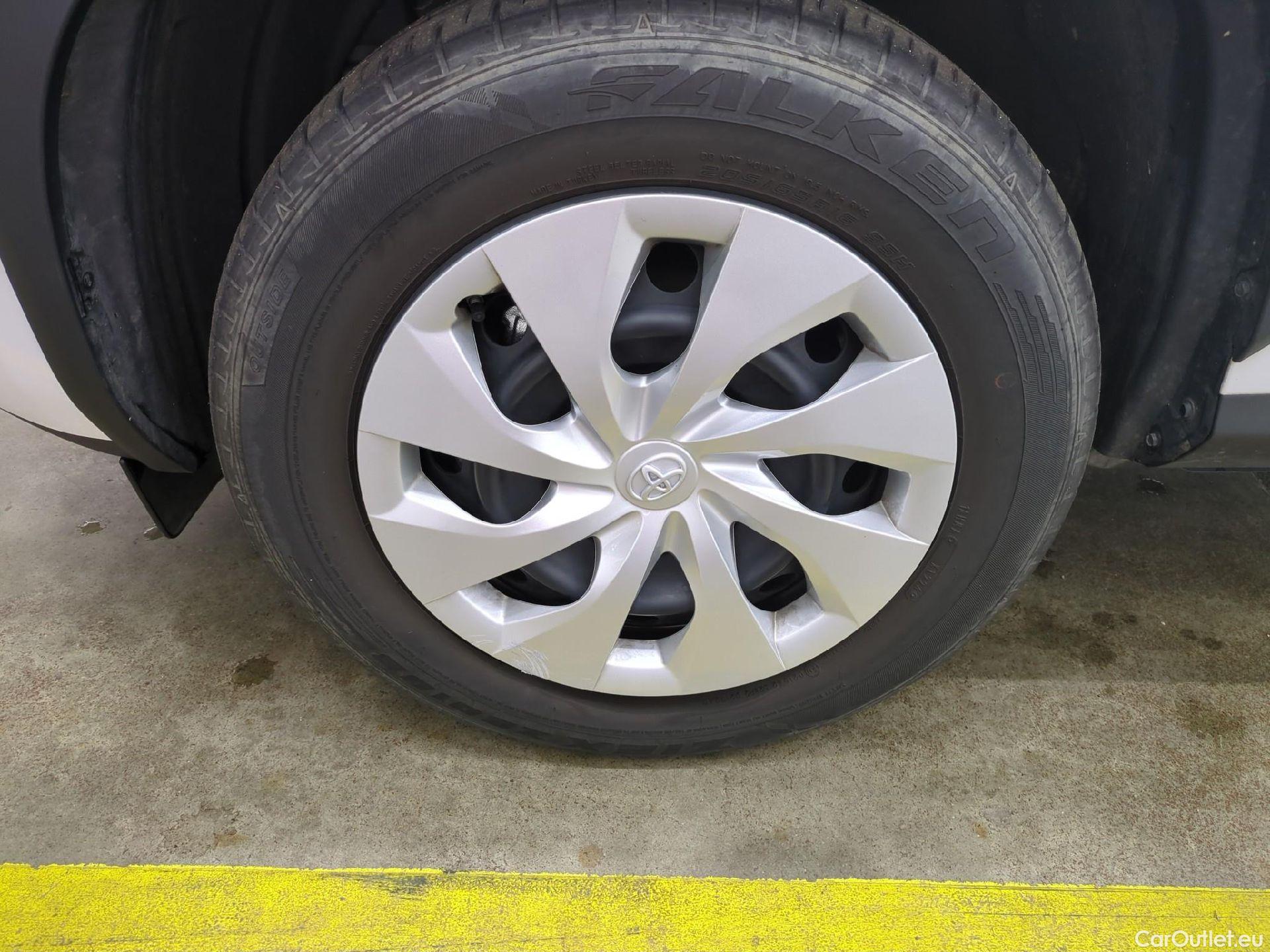  Toyota  Yaris Cross TOYOTA  Hybride / 2021 / 5P / SUV 1.5 HYBRID 116H DYNAMIC AUTO #2