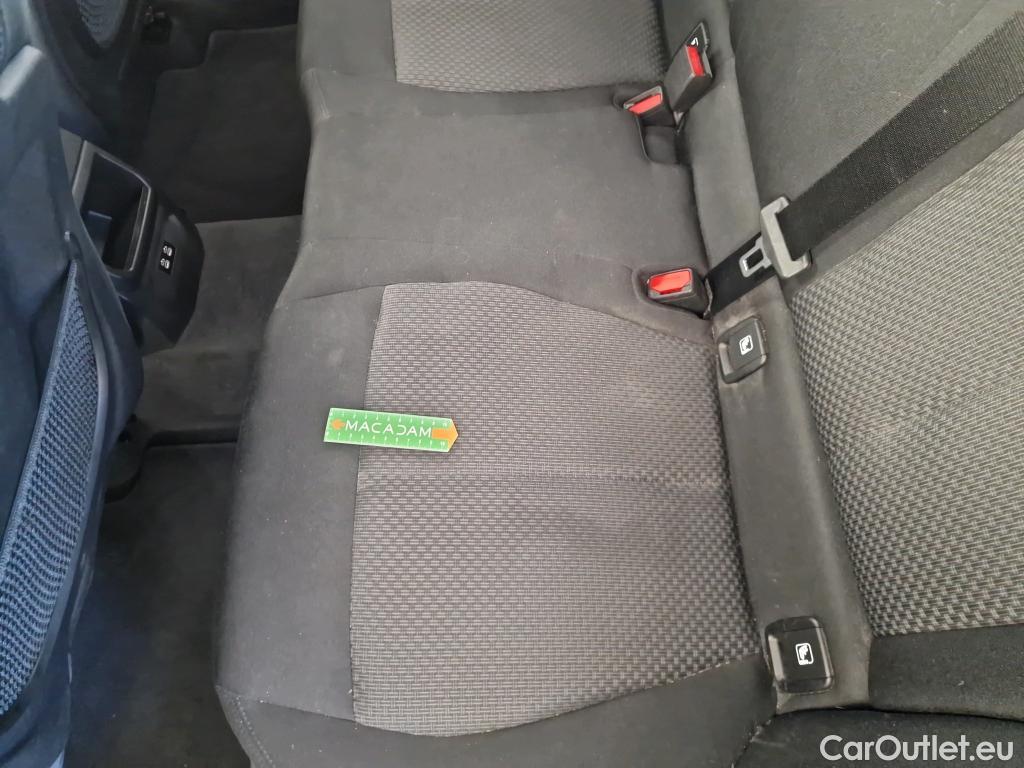  Bmw  Serie 1 BMW Série 1 / 2019 / 5P / Berline 116i DKG7 Business Design #5