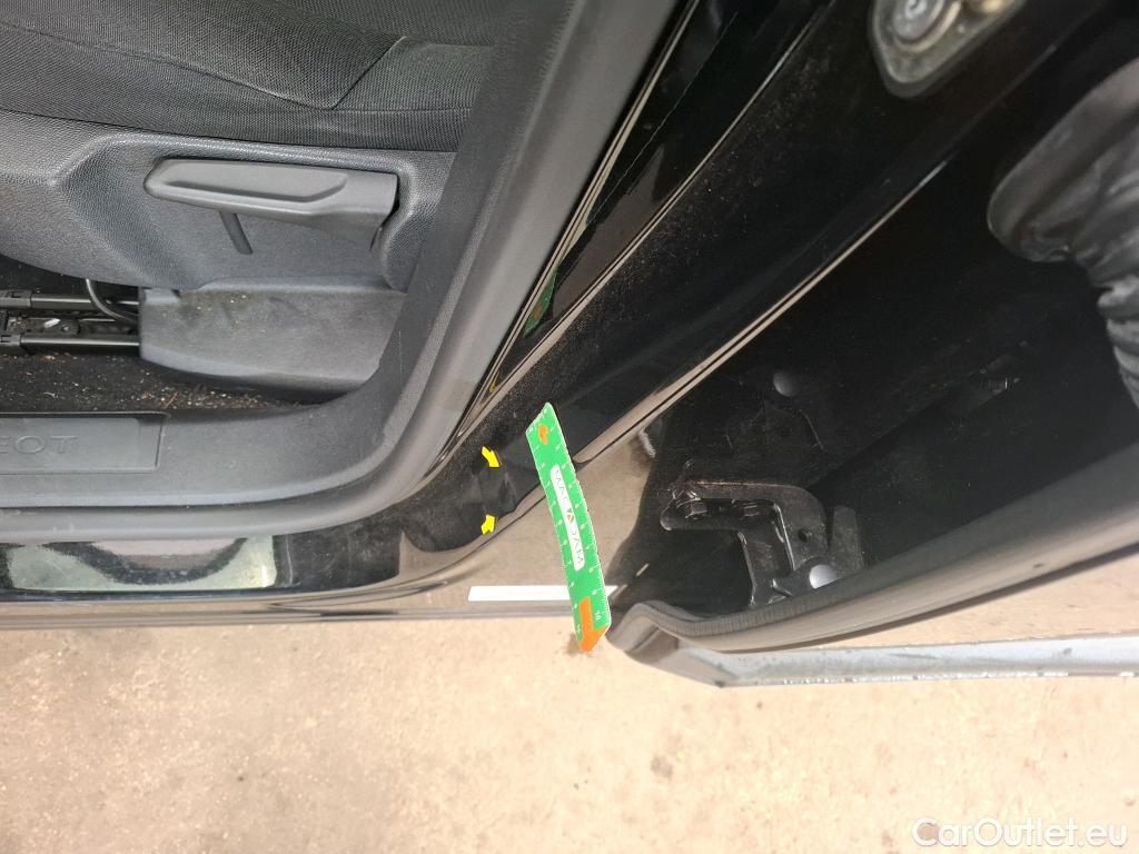  Peugeot  5008  Active Business 1.2 PureTech 130CV BVA8 7 Sieges E6d #17