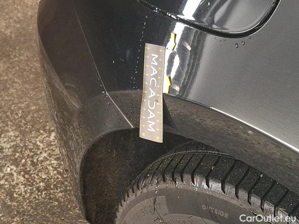  Mercedes  A-Klasse MERCEDES-BENZ Classe A Compact / 2018 / 5P / Berline A 250 e Business Line 8G-DCT #12